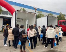 真發(fā)泡聚氨酯冷藏車，一車能頂兩車用