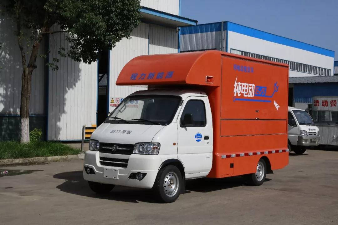 程力新能源人工智能搶險(xiǎn)救援車首批訂單圓滿交車，為國家電網(wǎng)提供一流產(chǎn)品