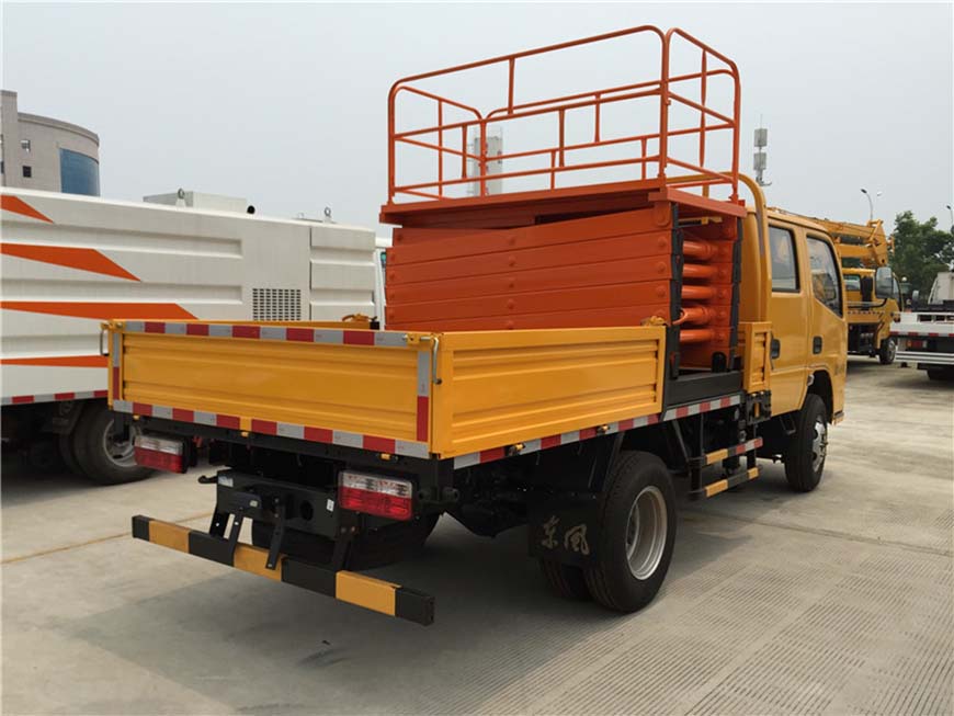 東風(fēng)8米、10米升降平臺(tái)車