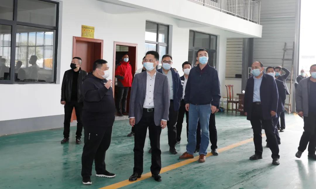 東風(fēng)公司總經(jīng)理陳彬赴程力集團進(jìn)行專汽市場工作交流及經(jīng)驗分享